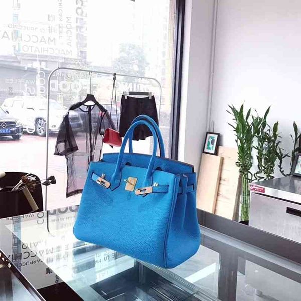 herme bags sky blue lychee pattern head layer cattle leather bag women's bright soft hand one shoulder
herme bags sky blue lychee pattern head layer cattle leather bag women's bright soft hand one shoulder