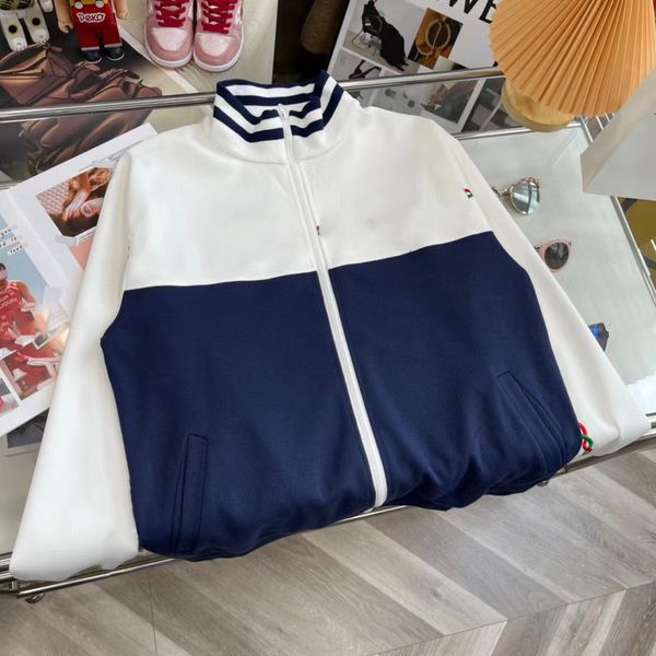 jacket designer version pure handmade gu 2022 autumn and winter new red and green embroidery stitching men's women's same style, Blue;black
jacket designer version pure handmade gu 2022 autumn and winter new red and green embroidery stitching men's women's same style, Blue;black