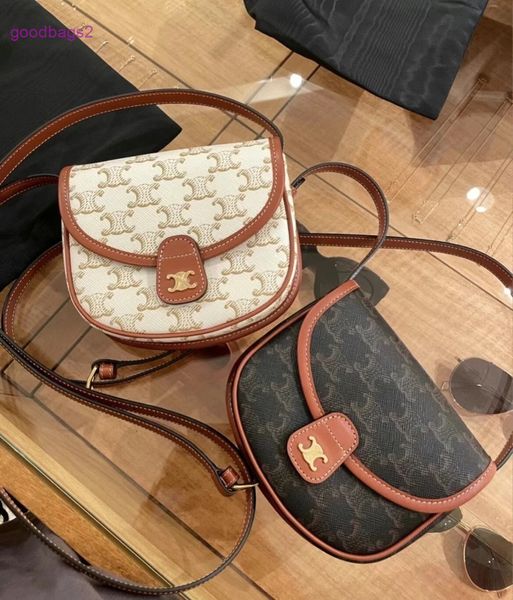 bag celins spring and summer 2022 new triumphal arch saddle lisa same shoulder mini diagonal women's fashion cow leather
bag celins spring and summer 2022 new triumphal arch saddle lisa same shoulder mini diagonal women's fashion cow leather