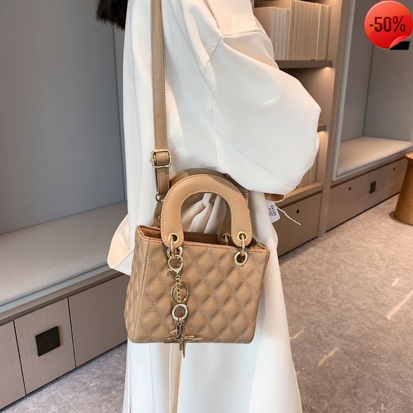 designer bags bag girl 2022 new versatile tote simple light and luxury texture small fragrant rhombic one shoulder crossbody handbag
designer bags bag girl 2022 new versatile tote simple light and luxury texture small fragrant rhombic one shoulder crossbody handbag