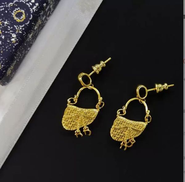 fashion unique 18k stud earrings letter gold designer plated dangle for fashion women party vintage jewelry gift with box, Golden;silver
fashion unique 18k stud earrings letter gold designer plated dangle for fashion women party vintage jewelry gift with box, Golden;silver
