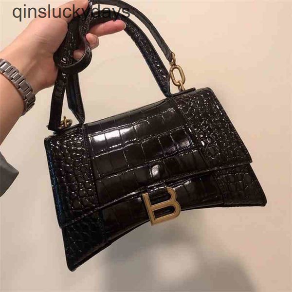 designer bag balenciga home handags hourglass paris female 2022 fashion women's diagonal armpit leather crocod
designer bag balenciga home handags hourglass paris female 2022 fashion women's diagonal armpit leather crocod