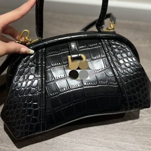 designer luxury womens bag balencigas handbag b-shaped paris single shoulder messenger fashion square gift shoulder oblique span versatile h
designer luxury womens bag balencigas handbag b-shaped paris single shoulder messenger fashion square gift shoulder oblique span versatile h