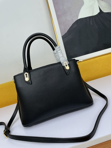 ladies' versatile commuter bag fashion shoulder bags genuine leather underarm bag women crossbody bag, Black;red
ladies' versatile commuter bag fashion shoulder bags genuine leather underarm bag women crossbody bag, Black;red