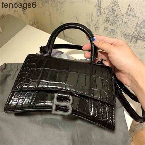 bag shoulder bags vintage designer balencaigass hourglass handbag 2022 crocodile retro fashion mini leather single mess na69
bag shoulder bags vintage designer balencaigass hourglass handbag 2022 crocodile retro fashion mini leather single mess na69