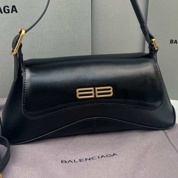 designer luxury womens bag balencigas handbag b-shaped paris single shoulder messenger fashion square gift shoulder oblique span versatile h
designer luxury womens bag balencigas handbag b-shaped paris single shoulder messenger fashion square gift shoulder oblique span versatile h