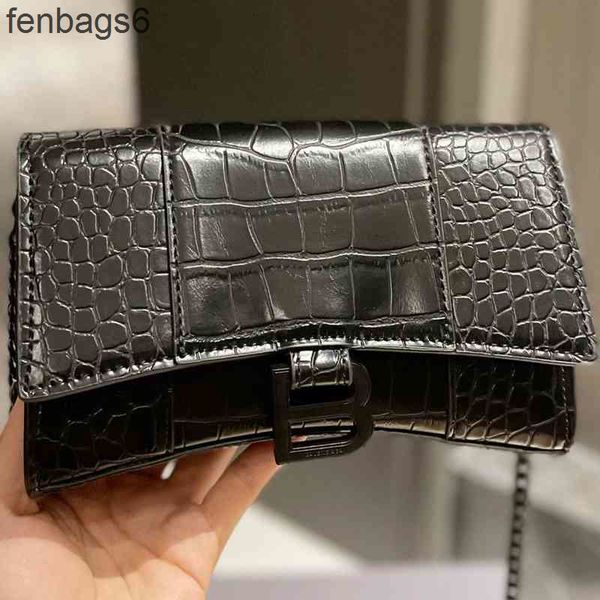 designer 2022 balencaigass bags bag vintage fashion hourglass trend handbag family letter crocodile chain one shoulder mess b60d
designer 2022 balencaigass bags bag vintage fashion hourglass trend handbag family letter crocodile chain one shoulder mess b60d