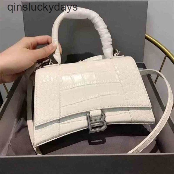 balenciga italy designer women 2022 net red b home hourglass leather women's crocodile pattern single shoulder
balenciga italy designer women 2022 net red b home hourglass leather women's crocodile pattern single shoulder