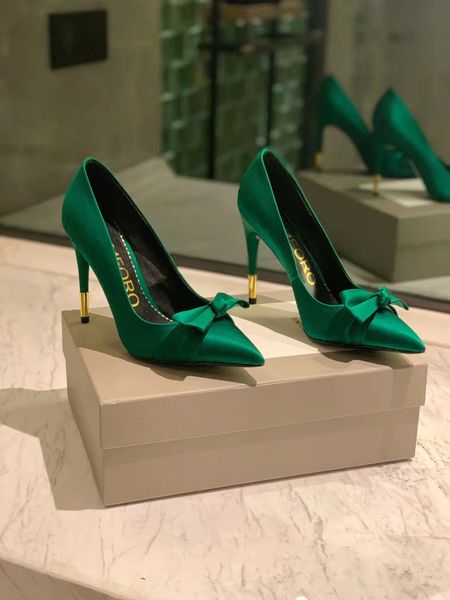 brands tom-fords high luxury heel dress shoes summer all-day designing sandals bow tie pump suede playful back party lady high heels 35-43
brands tom-fords high luxury heel dress shoes summer all-day designing sandals bow tie pump suede playful back party lady high heels 35-43