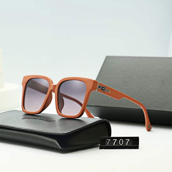 new chrome frame women's sunglasses fashion trend square gradients heart sun glasses female luxury brand traveling style eyewear 7707, White;black
new chrome frame women's sunglasses fashion trend square gradients heart sun glasses female luxury brand traveling style eyewear 7707, White;black