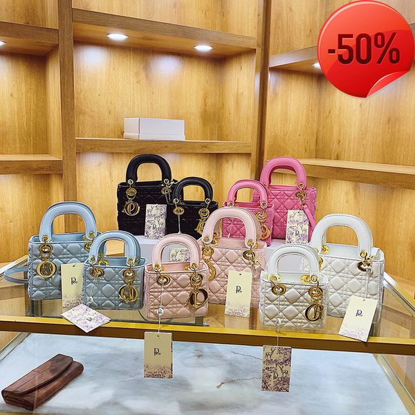 designer bags new women's high texture diana xiaoxiangfeng handbag korean version lingge fashion one shoulder diagonal
designer bags new women's high texture diana xiaoxiangfeng handbag korean version lingge fashion one shoulder diagonal