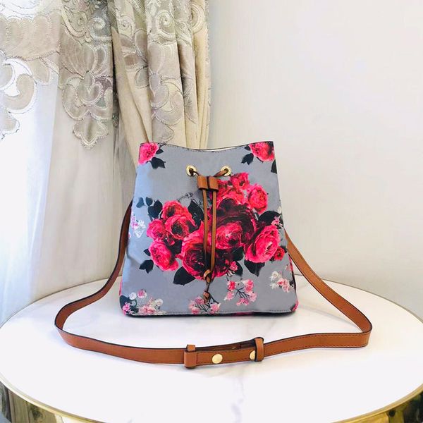trendy bucket bag drawstring handbags tote handbags soft canvas fabric colorful calfskin adjustable shoulder strap closure zipper inner bags
trendy bucket bag drawstring handbags tote handbags soft canvas fabric colorful calfskin adjustable shoulder strap closure zipper inner bags