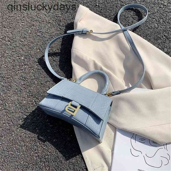 balencaigass hourglass handbags versatile designer crossbody women's summer 2022 fashion exquisite alligator b
balencaigass hourglass handbags versatile designer crossbody women's summer 2022 fashion exquisite alligator b