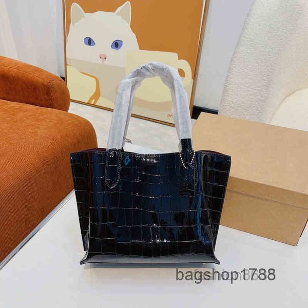 620s g evening bags alligator tote fashion leather women shoulder printed lady large capacity shopping package classic handbags 220616multi
620s g evening bags alligator tote fashion leather women shoulder printed lady large capacity shopping package classic handbags 220616multi