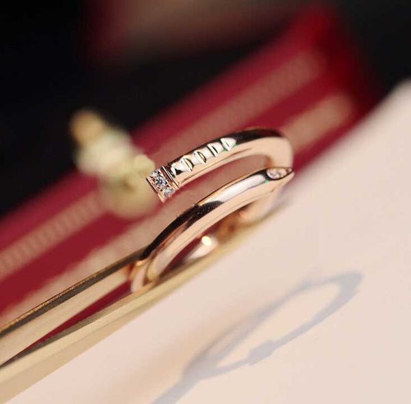 2022 luxury quality v gold charm punk band rings thick nail with diamond have stamp box ps4545, Silver
2022 luxury quality v gold charm punk band rings thick nail with diamond have stamp box ps4545, Silver