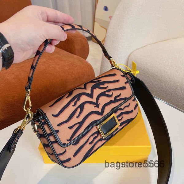 tiger evening bags canvas embroidery stripes bags women handbag shoulder luxury designer crossbody female tie dye purses with two belt 2203
tiger evening bags canvas embroidery stripes bags women handbag shoulder luxury designer crossbody female tie dye purses with two belt 2203