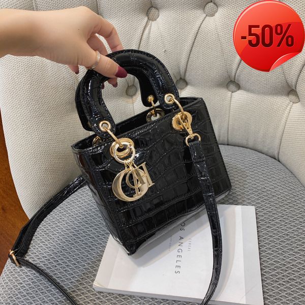 designer bags crocodile pattern net red texture small black messenger female 2022 new fashion handbag single shoulder
designer bags crocodile pattern net red texture small black messenger female 2022 new fashion handbag single shoulder