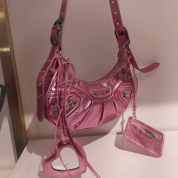 designer luxury womens bag balencigas handbag b-shaped paris single shoulder messenger fashion square gift shoulder oblique span versatile h
designer luxury womens bag balencigas handbag b-shaped paris single shoulder messenger fashion square gift shoulder oblique span versatile h