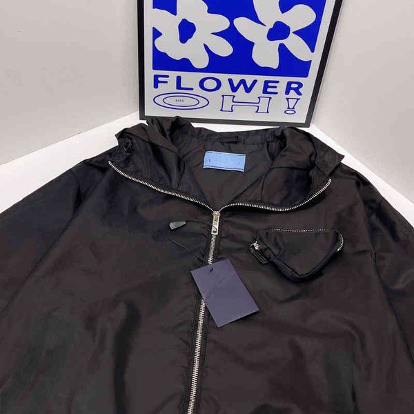 brand women's jackets p home new nylon triangle bag in early spring metal socket with belt fashion and leisure hooded waist jacket, Black;brown
brand women's jackets p home new nylon triangle bag in early spring metal socket with belt fashion and leisure hooded waist jacket, Black;brown