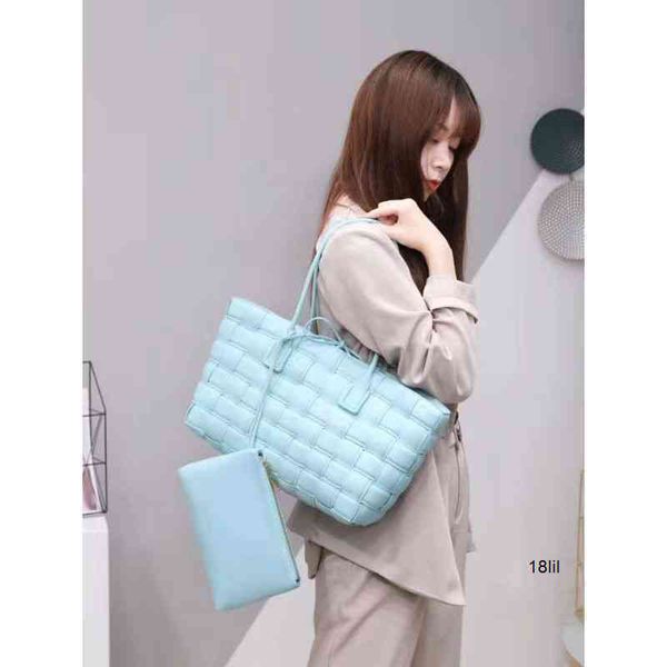 venetas womens handbags 21 designer bottegas hand woven bag single shoulder tote portable simple large capacity french minority commuter bag
venetas womens handbags 21 designer bottegas hand woven bag single shoulder tote portable simple large capacity french minority commuter bag