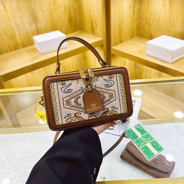 shoulder bags designer women handbag fashion portable small square messenger bag texture vintage handbags printing 220915
shoulder bags designer women handbag fashion portable small square messenger bag texture vintage handbags printing 220915