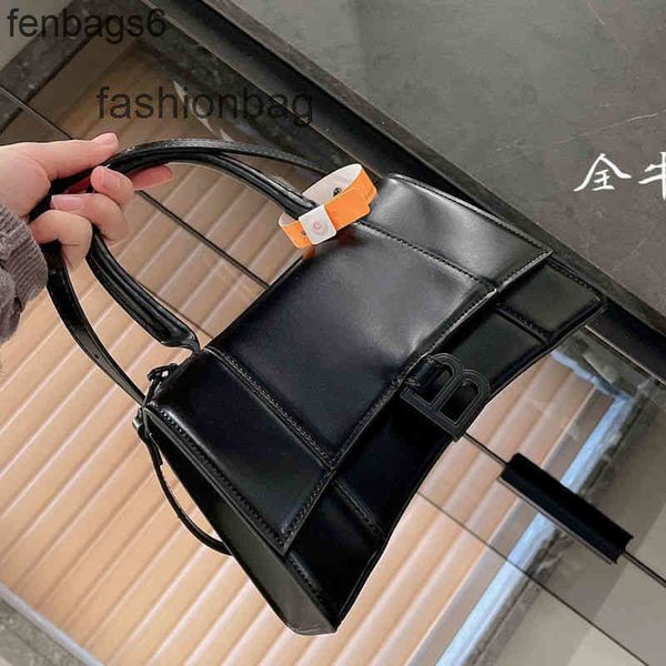 handbags bags balencaigass purses light bag hourglass luxury leather women's designer autumn winter foreign style letter taky
handbags bags balencaigass purses light bag hourglass luxury leather women's designer autumn winter foreign style letter taky