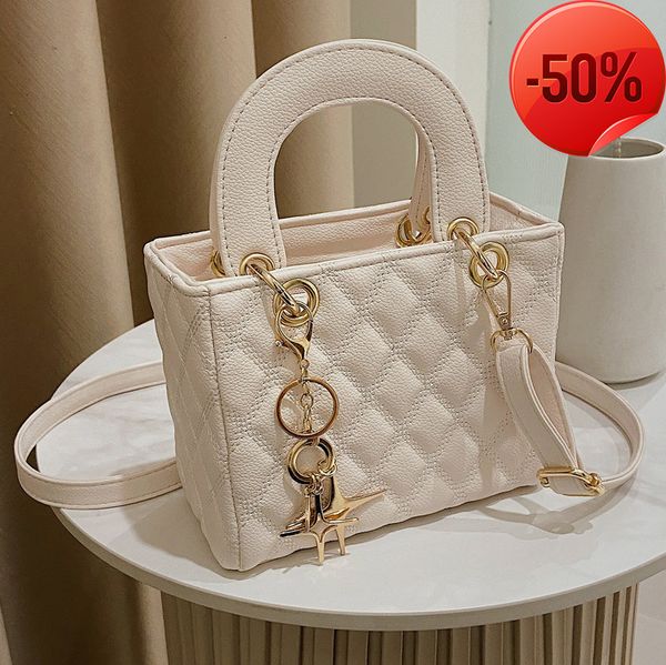 designer bags popular and versatile small women's summer 2022 new fashion niche messenger texture portable lingge princess diana
designer bags popular and versatile small women's summer 2022 new fashion niche messenger texture portable lingge princess diana