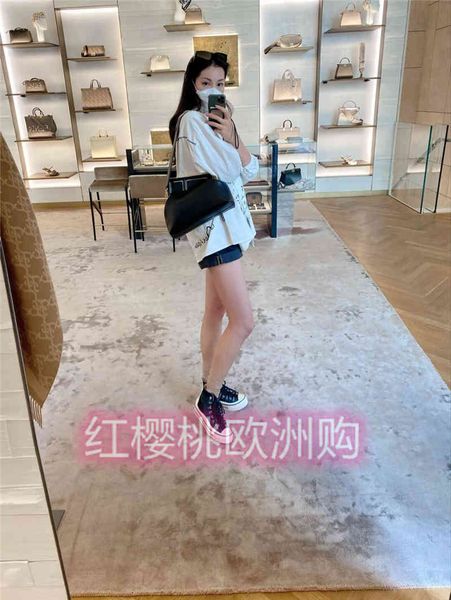 fend womens bag first small lamb skin soft hand detachable shoulder strap messenger
fend womens bag first small lamb skin soft hand detachable shoulder strap messenger