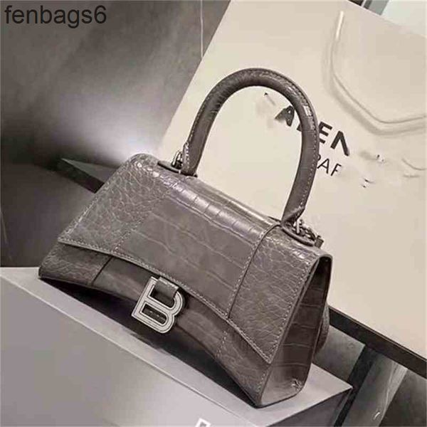 luxurys balencaigass bag purses designer bags trend shoulder handbag 21ss cowhide hourglass shaped crocodile pattern 2022 high french pdol
luxurys balencaigass bag purses designer bags trend shoulder handbag 21ss cowhide hourglass shaped crocodile pattern 2022 high french pdol