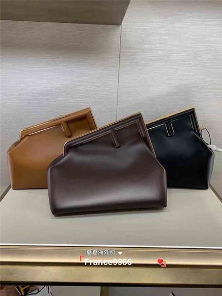 fend and winter 21 full leather first small single shoulder messenger bag womens bag
fend and winter 21 full leather first small single shoulder messenger bag womens bag