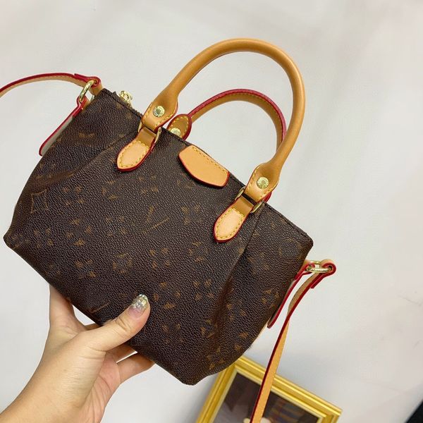 designer luxury women the tote bag fashion versatile handbags shoulder crossbody bags purse tories totes large capacity saddle wallets 7a 3j
designer luxury women the tote bag fashion versatile handbags shoulder crossbody bags purse tories totes large capacity saddle wallets 7a 3j