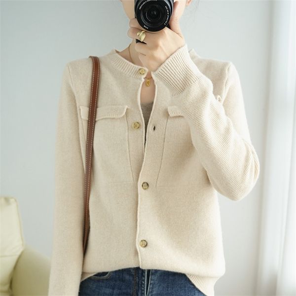 women's knits tees autumn and winter style 100% pure wool seven-needle stretch slim-fit women's knitted cardigan round tie pocket, White
women's knits tees autumn and winter style 100% pure wool seven-needle stretch slim-fit women's knitted cardigan round tie pocket, White