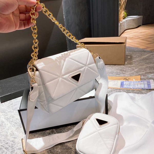 luxury retro three-in-one women's chain crossbody bag designer black leather girl bag fashionable hand slap with small shoulder 3 pces
luxury retro three-in-one women's chain crossbody bag designer black leather girl bag fashionable hand slap with small shoulder 3 pces