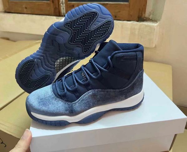 3days shipout 2022 authentic 11 velvet wmns midnight navy outdoor shoes metallic silver white men women sports sneakers with original box ar
3days shipout 2022 authentic 11 velvet wmns midnight navy outdoor shoes metallic silver white men women sports sneakers with original box ar