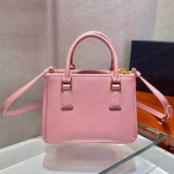 luxury fashion totes bags lady designer high capacity cross body shoulder handbags pink coin purse crossbody leather material wallets
luxury fashion totes bags lady designer high capacity cross body shoulder handbags pink coin purse crossbody leather material wallets