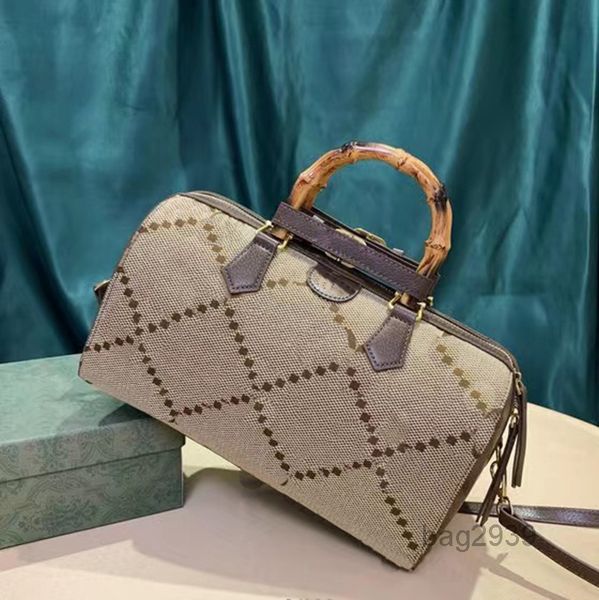 designer luxury classic duffle bag large capacity fashion tote bags travel bags airport bag shoulder crossbody bags luggage bag handbag
designer luxury classic duffle bag large capacity fashion tote bags travel bags airport bag shoulder crossbody bags luggage bag handbag