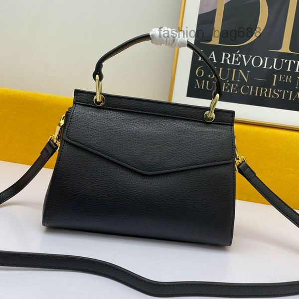 evening bags patchwork tote bag cross body bags shoulder handbag women color contrast material flap magnetic buckle back purse
evening bags patchwork tote bag cross body bags shoulder handbag women color contrast material flap magnetic buckle back purse