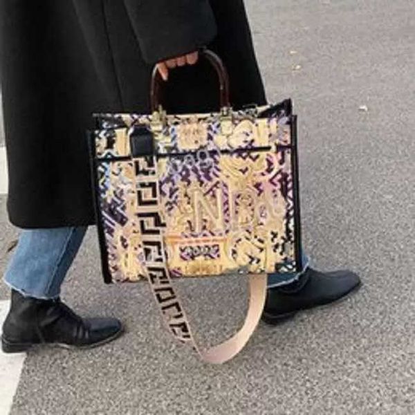 roma tote luxury designer bag sunshine shopper women fashion handle crossbody shoulder strap beach handbag letter roma print pu leather trav
roma tote luxury designer bag sunshine shopper women fashion handle crossbody shoulder strap beach handbag letter roma print pu leather trav