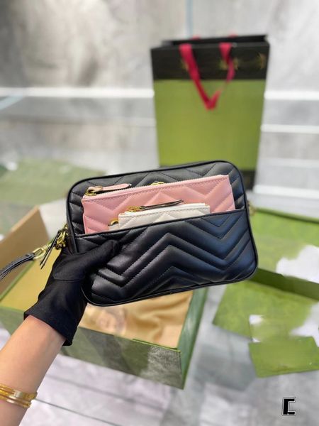 2022 new designer bag totes bags handbag the tote bag shoulder crossbody saddle women fashion luxurys designe mini makeup snaps3 in 1 classi, Red;black
2022 new designer bag totes bags handbag the tote bag shoulder crossbody saddle women fashion luxurys designe mini makeup snaps3 in 1 classi, Red;black