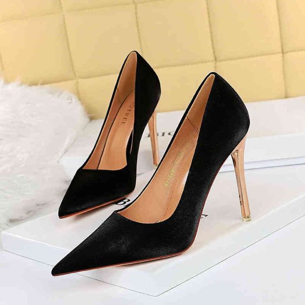 1829-12 sandals style thin heel super high silk satin shallow mouth pointed women's single shoes, Black
1829-12 sandals style thin heel super high silk satin shallow mouth pointed women's single shoes, Black
