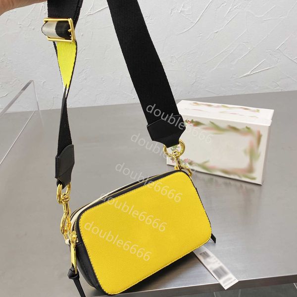 fashion shoulder bag is designed by famous designers. it can be straddled or one shoulder
fashion shoulder bag is designed by famous designers. it can be straddled or one shoulder
