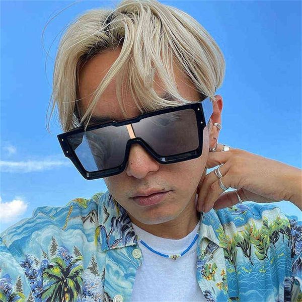 sun glass new fashion men's and women's large frame square sunglasses millionaire modern, White;black
sun glass new fashion men's and women's large frame square sunglasses millionaire modern, White;black