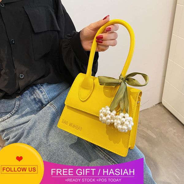 designer bags bag women's 2022 new korean one shoulder crossbody silk scarf pearl handheld small square letter handbag
designer bags bag women's 2022 new korean one shoulder crossbody silk scarf pearl handheld small square letter handbag