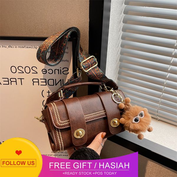designer bags versatile messenger women's 2022 new fashion portable pillow small crowd texture one shoulder cambridge
designer bags versatile messenger women's 2022 new fashion portable pillow small crowd texture one shoulder cambridge