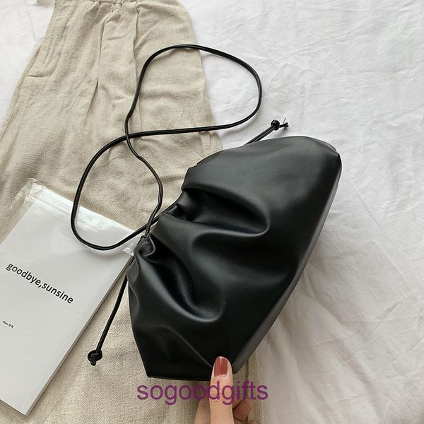 pouch bag designer bottegas handbags women venetas clutch bags cloud bag women's dumpling crossbody underarm soft skin versatile in aut
pouch bag designer bottegas handbags women venetas clutch bags cloud bag women's dumpling crossbody underarm soft skin versatile in aut