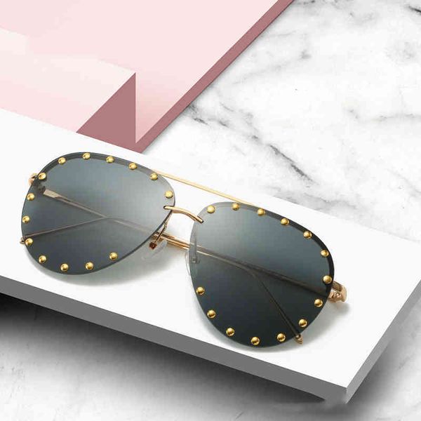 2022 fashion random pilot sunglass women vintage luxury brand dign diamond cutting lens sound nozzle sunglass for women uv400oksp, White;black
2022 fashion random pilot sunglass women vintage luxury brand dign diamond cutting lens sound nozzle sunglass for women uv400oksp, White;black