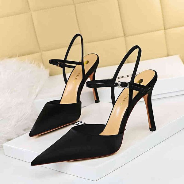 221-2 sandals korean fashion banquet thin heel high-heeled silk satin shallow mouth pointed hollow out summer women's shoes with sandal, Black
221-2 sandals korean fashion banquet thin heel high-heeled silk satin shallow mouth pointed hollow out summer women's shoes with sandal, Black