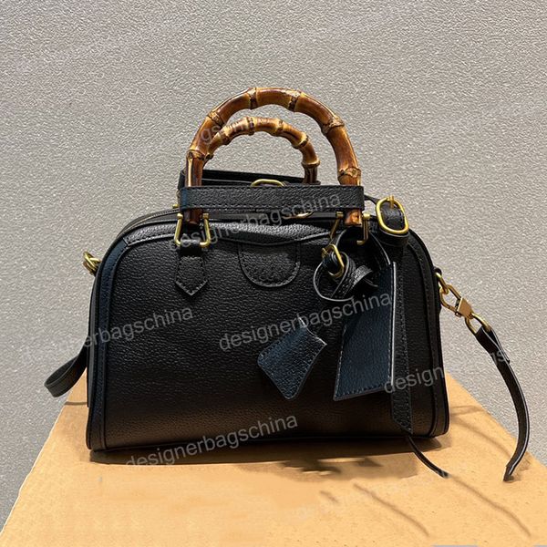 handbags designer bowling bag cross body shoulder duffel bag bamboo women genuine leather zip handbag purse fashion letters adjustable strap
handbags designer bowling bag cross body shoulder duffel bag bamboo women genuine leather zip handbag purse fashion letters adjustable strap