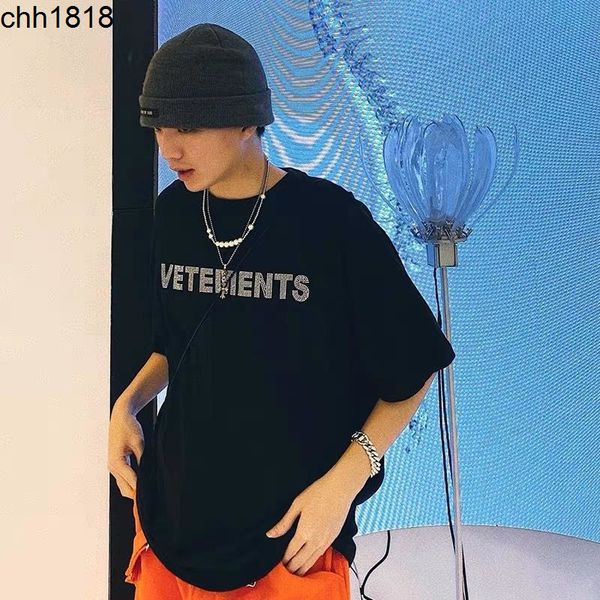 men's t-shirts 2022 summer new fashion brand wittmann vetementss rhinestone drill loose short sleeve t-shirts for men and women, White;black
men's t-shirts 2022 summer new fashion brand wittmann vetementss rhinestone drill loose short sleeve t-shirts for men and women, White;black