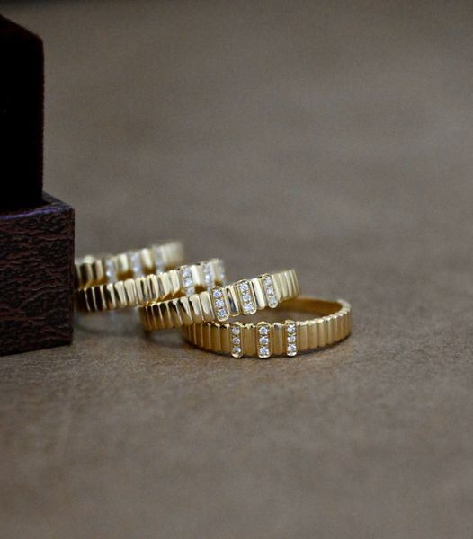 220913004 side stones ring women's jewelry stipes diamond simple design au750 18k yellow gold stylish boyish winkle, Silver
220913004 side stones ring women's jewelry stipes diamond simple design au750 18k yellow gold stylish boyish winkle, Silver